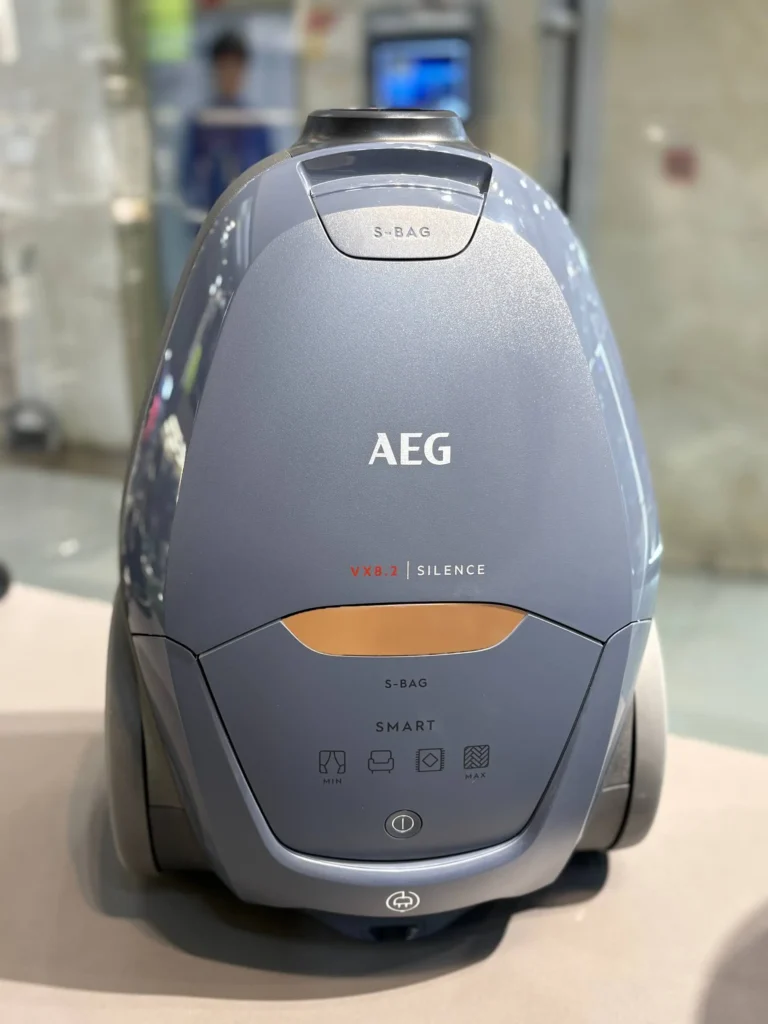 جاروبرقی AEG VX8.2 SILENCE