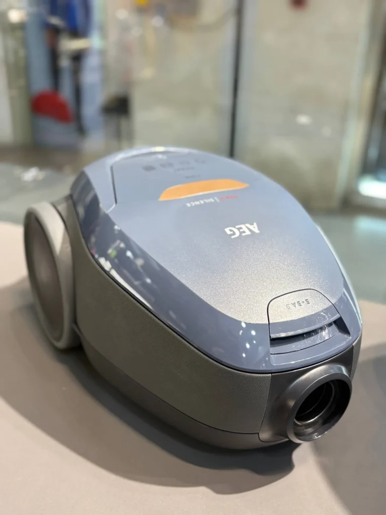 جاروبرقی AEG VX8.2 SILENCE